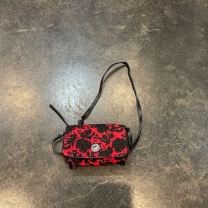 Vera Bradley purse/crossbody black and red great shape